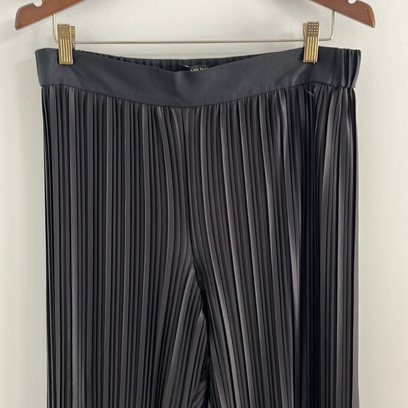 Ann Taylor Pants - Ann‎ Taylor pleated palazzo pants elastic waist
